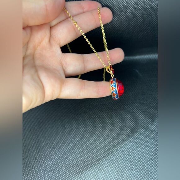 Red Cabochon Pendant Necklace with Enamel detailing - Picture 11 of 13